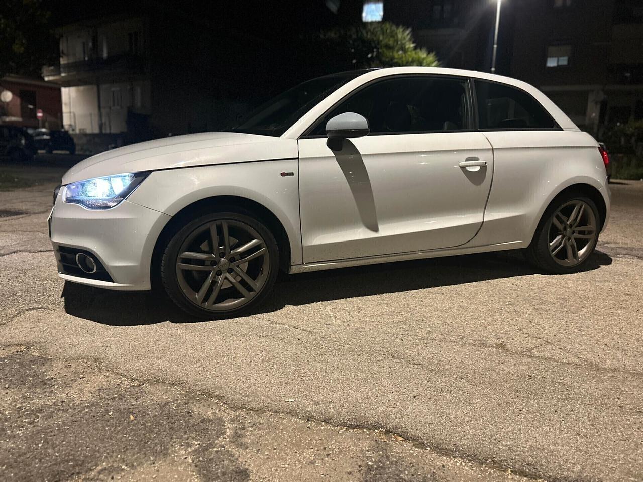 Audi A1 1.6 TDI 105 CV S Line edition