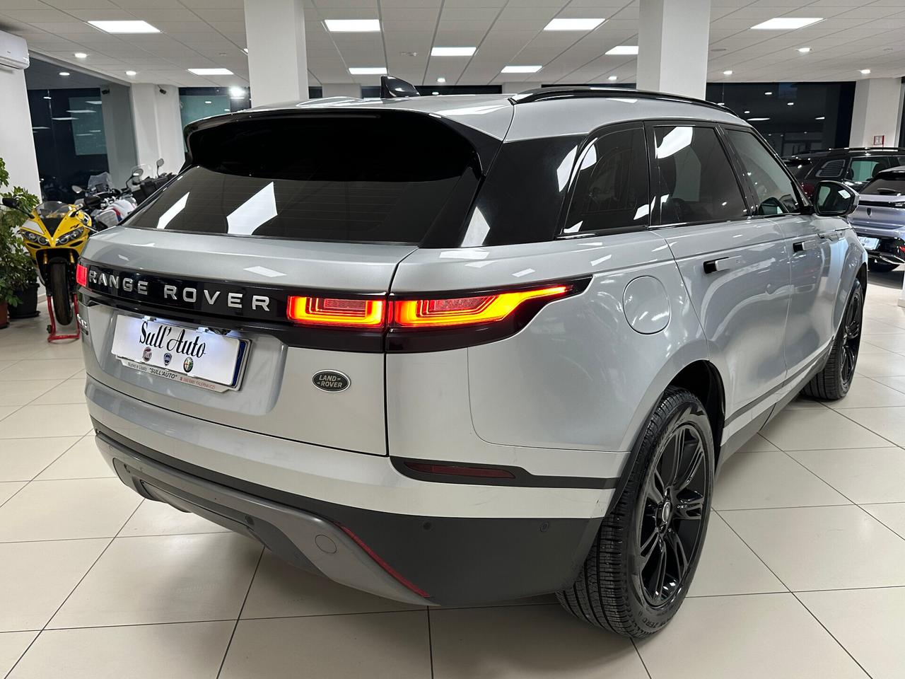 Land Rover Range Velar 2.0D I4 240 CV R-Dynamic SE