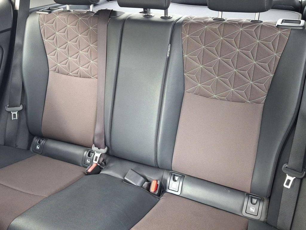 Toyota Yaris Cross 1.5h Lounge fwd 116cv e-cvt