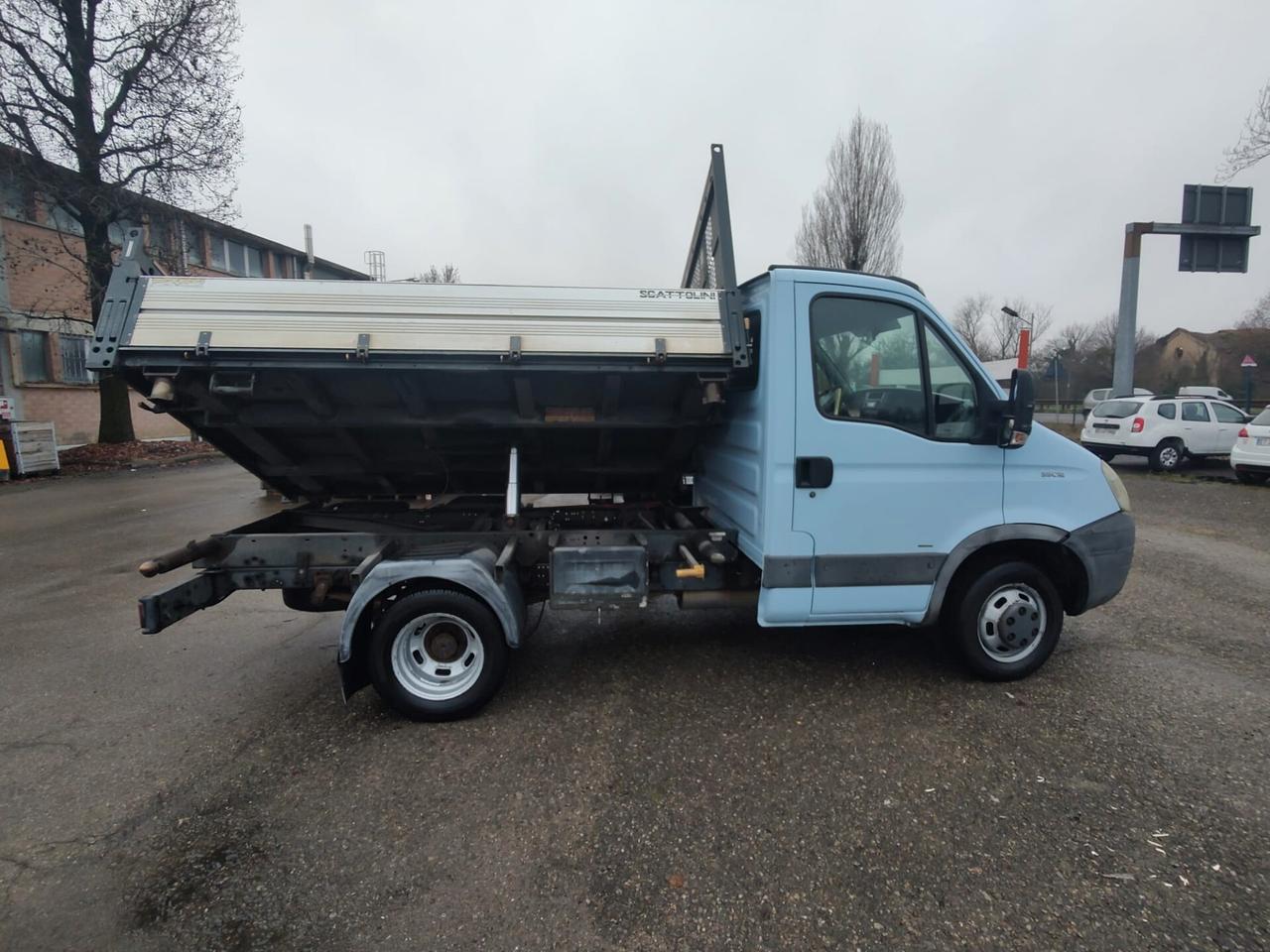 Iveco Daily RIBALTABILE TRILATERALE, SCATTOLINI SCIV 35c12 2.3jtd OK NEOPATENTATI.