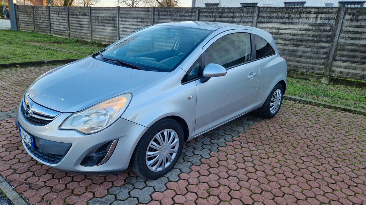 Opel Corsa 1.2 Neopatentati