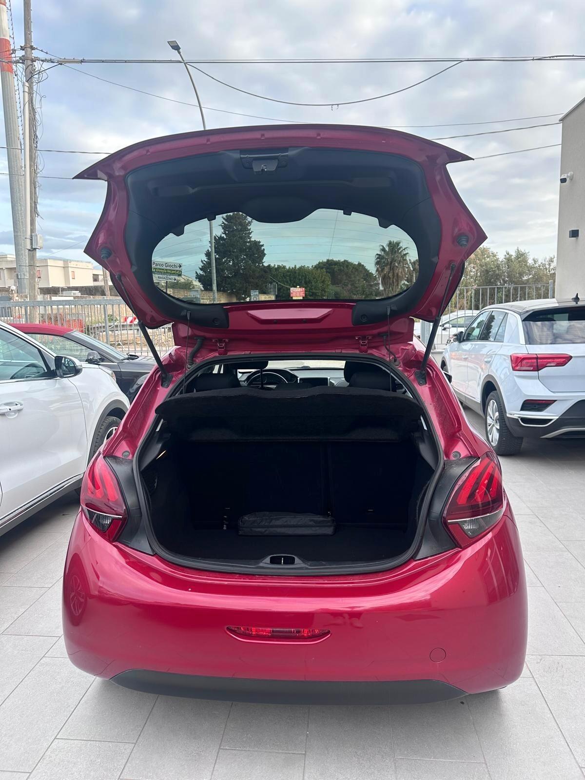 Peugeot 208 PureTech 82 5 porte Allure