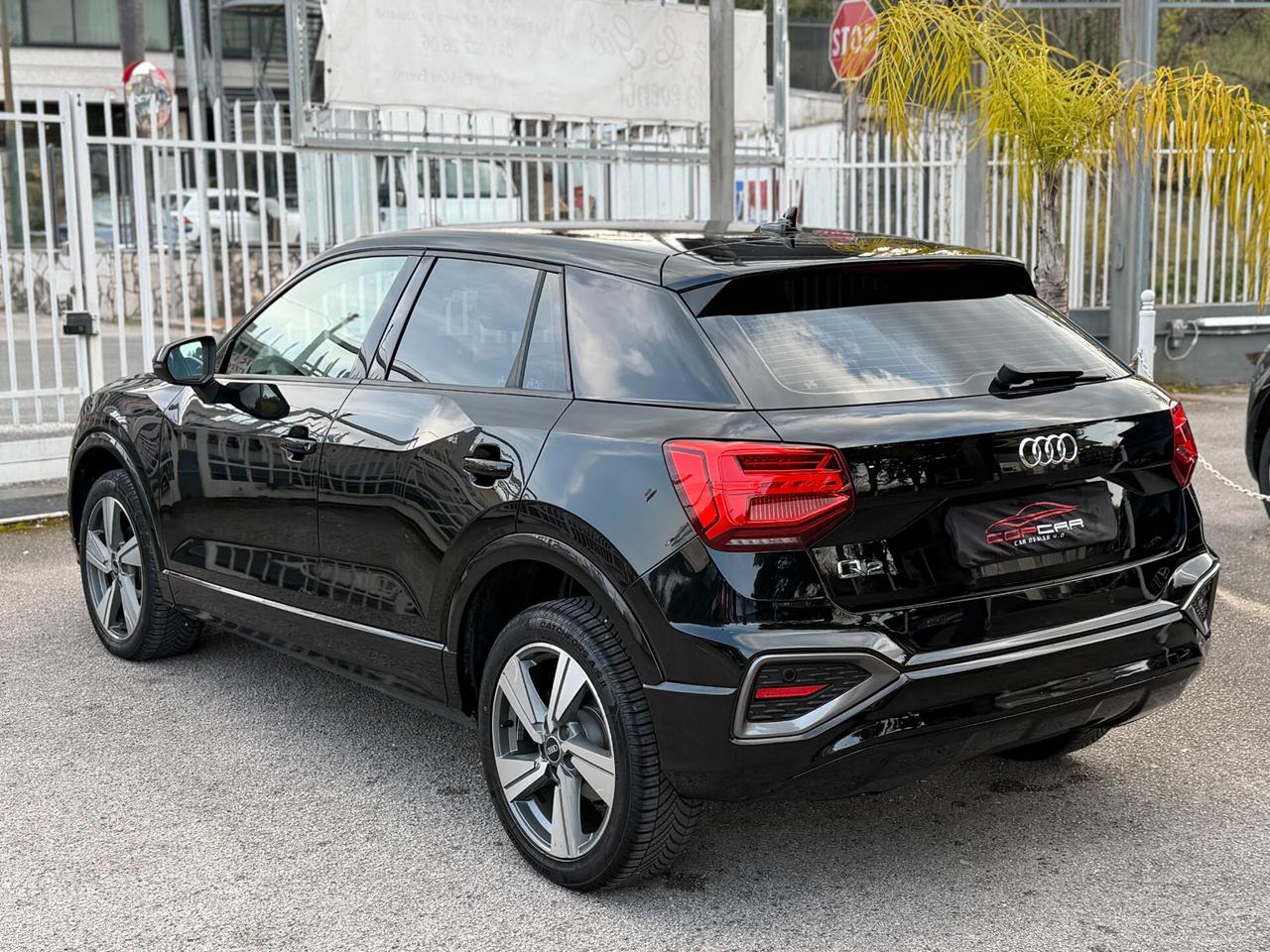 Audi Q2 30 TDI 116CV S-tronic Identity Black