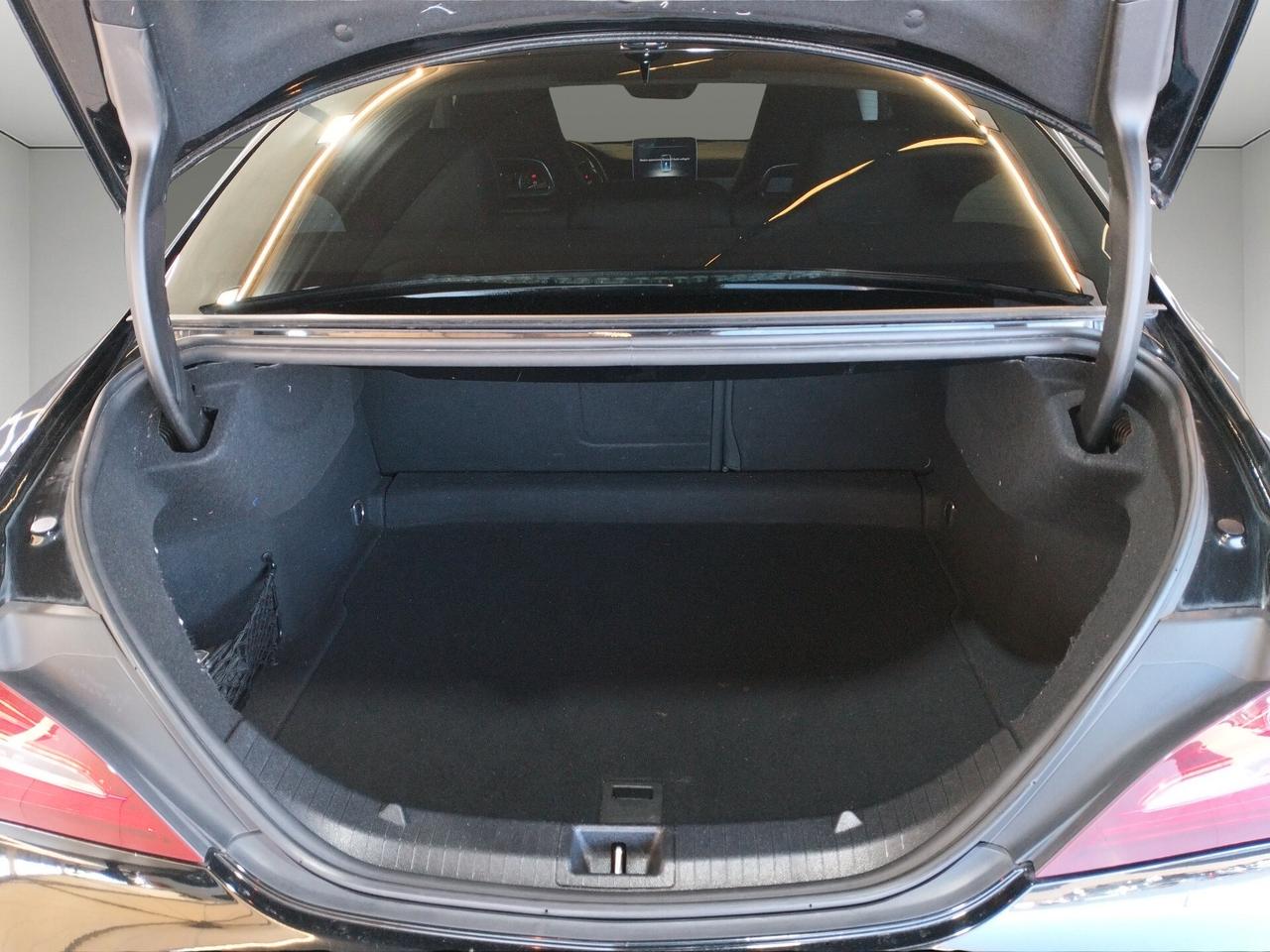 Mercedes-Benz CLA 200 d Premium auto FL