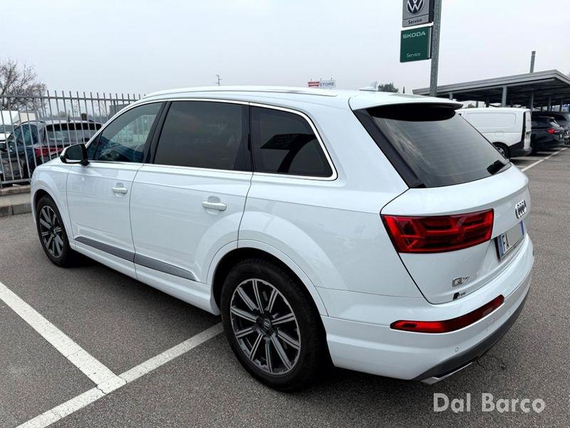 Audi Q7 V6 3.0 TDI 150kW quattro tiptronic