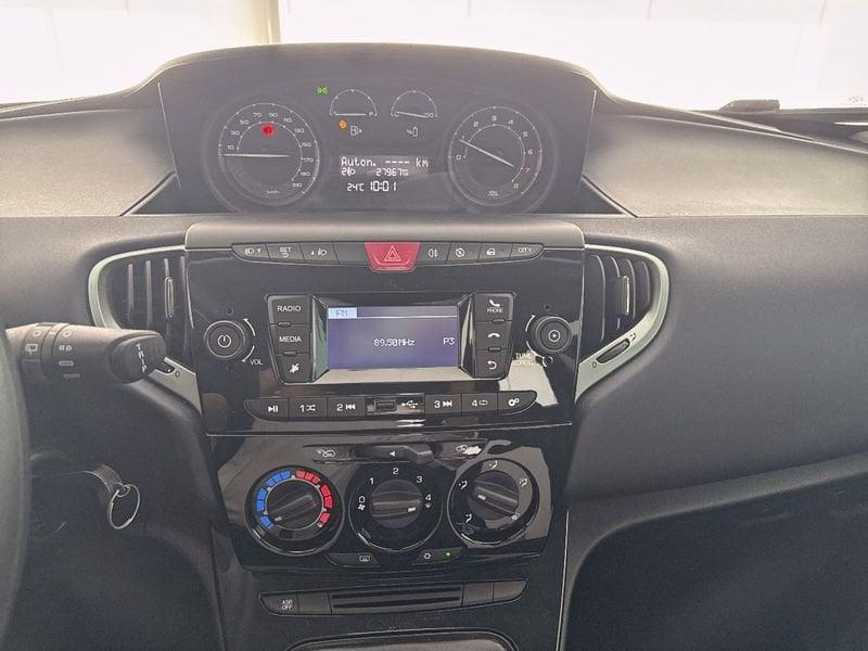 Lancia Ypsilon 1.0 FireFly 70cv Hybrid Oro