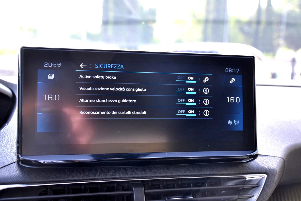 Peugeot 3008 1.5 HDi 130CV EAT8 ALLURE NAV+PEL+RCAM+LED+CRUISE