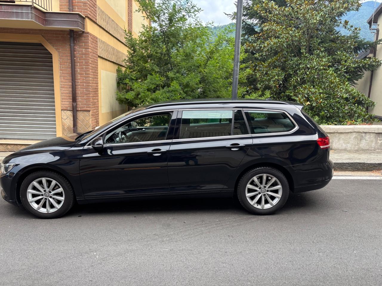 Volkswagen Passat 1.6 TDI SCR DSG Business BMT