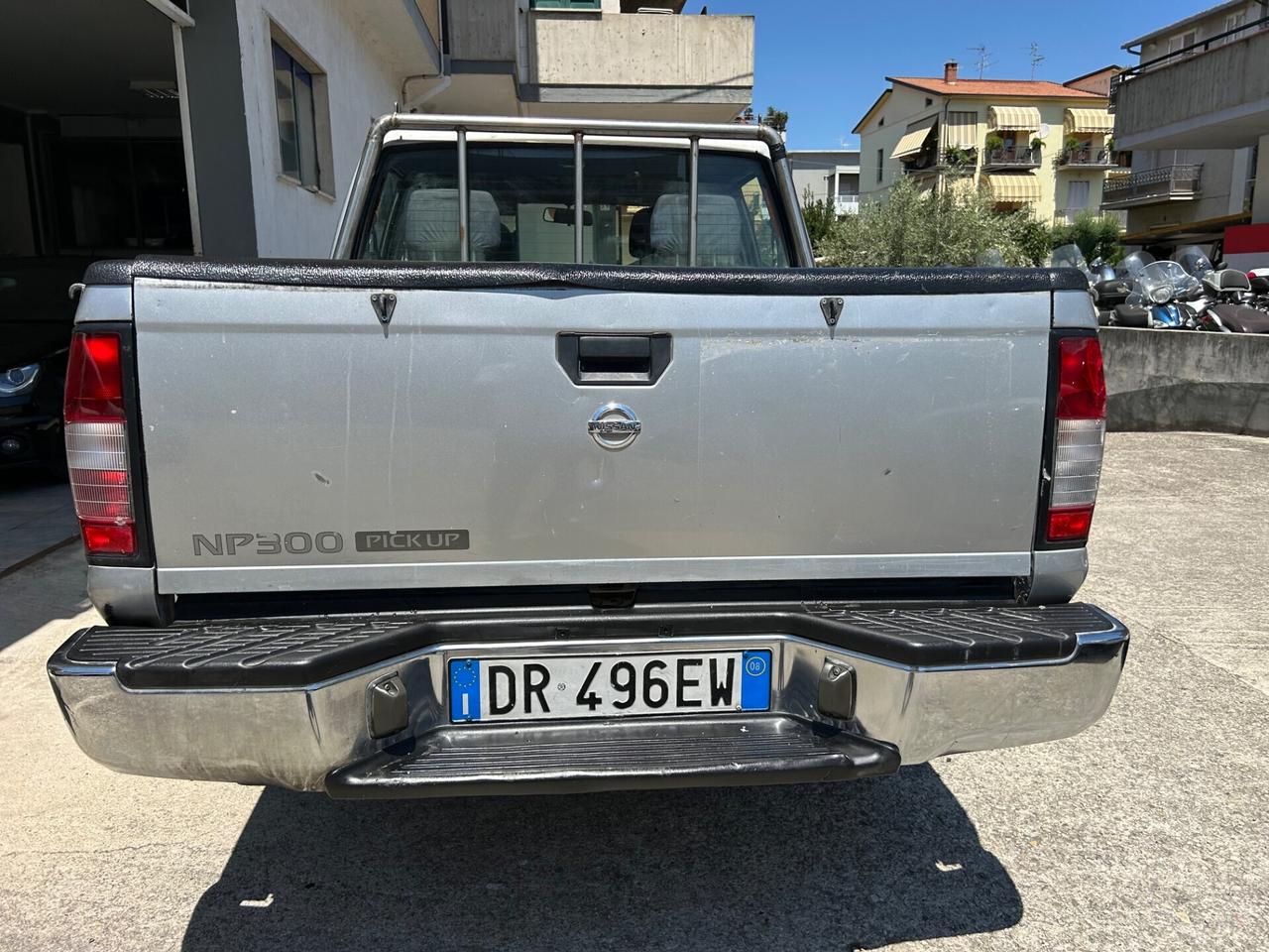 Nissan NP300 2.5 tdi PIck-UP Doppia Cabina