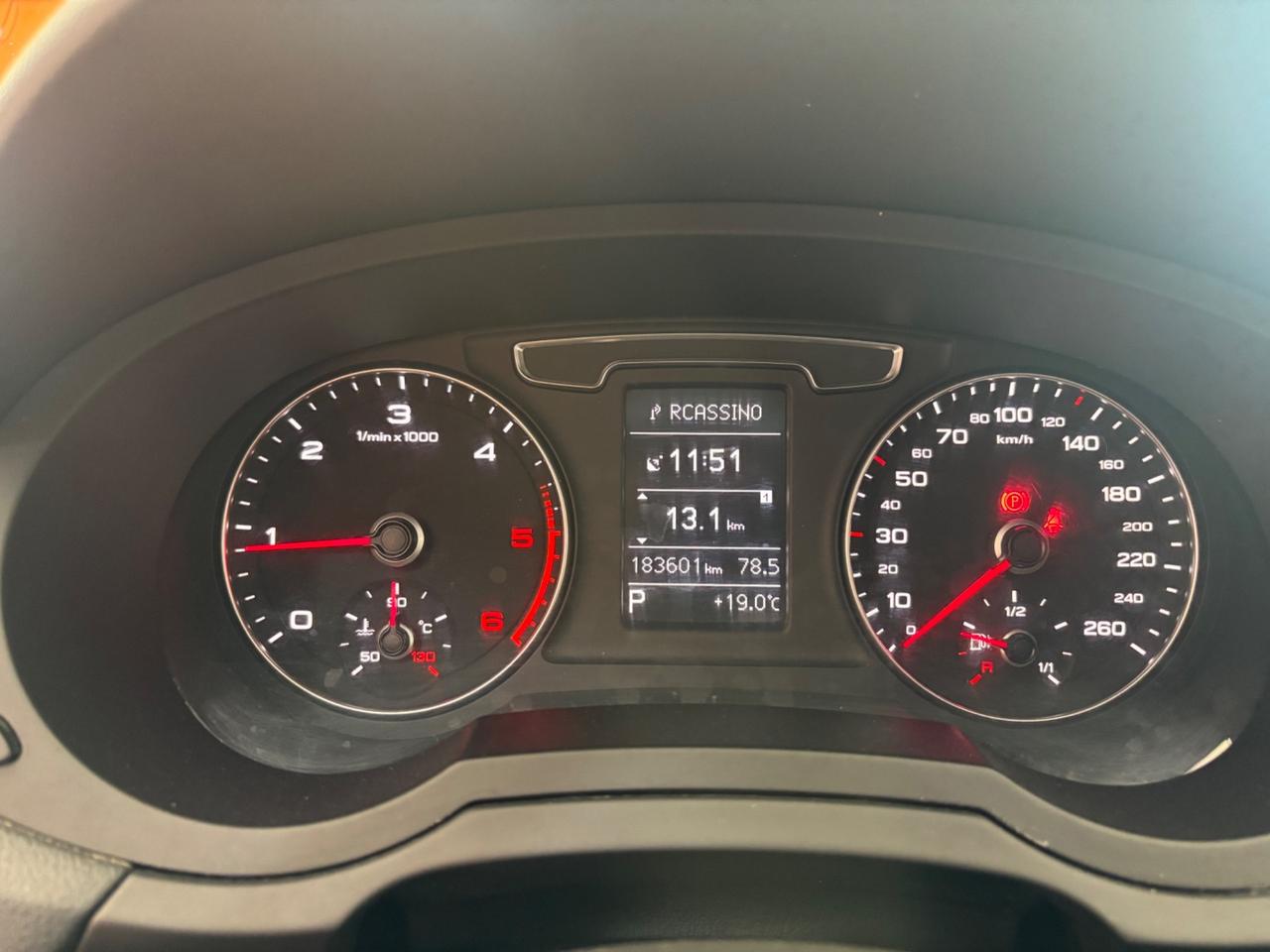 Audi Q3 2.0 TDI 120 CV Sport xeno navi automatica