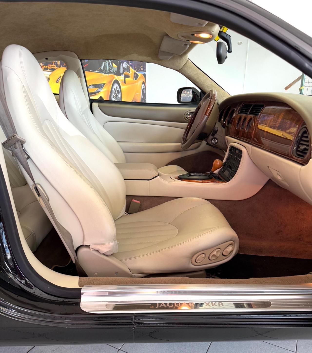 JAGUAR XK8 4.0 BENZ V8 284CV OK PERMUTE VEICOLO FINANZIABILE