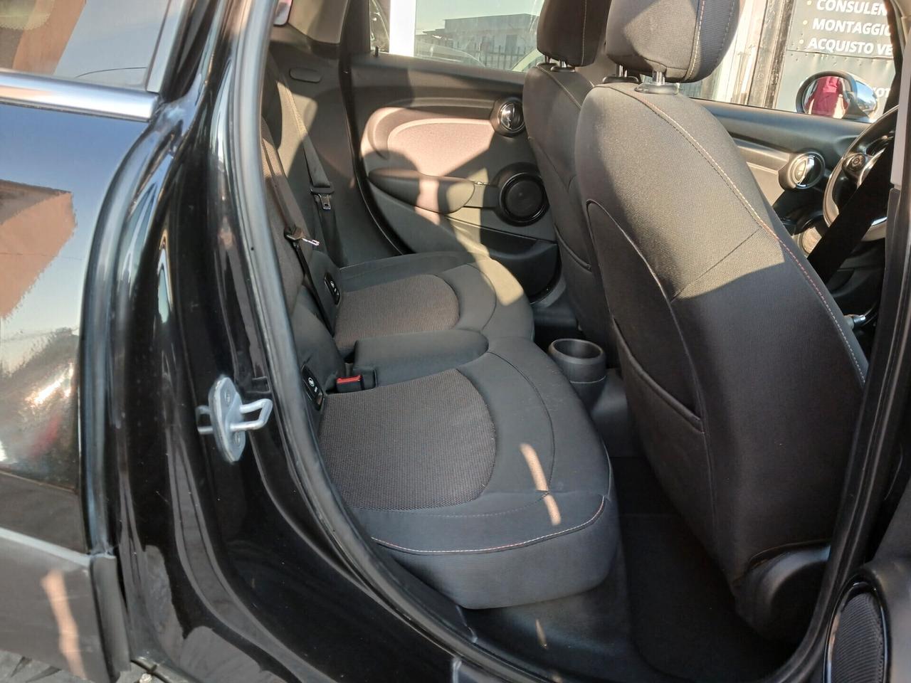 Mini 1.5 Cooper D 5 porte AUTOMATICO