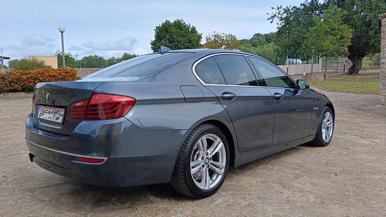 Bmw 520 520d xDrive Luxury