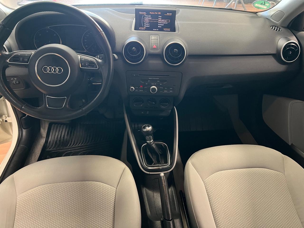 Audi A1 1.6 TDI S line edition plus