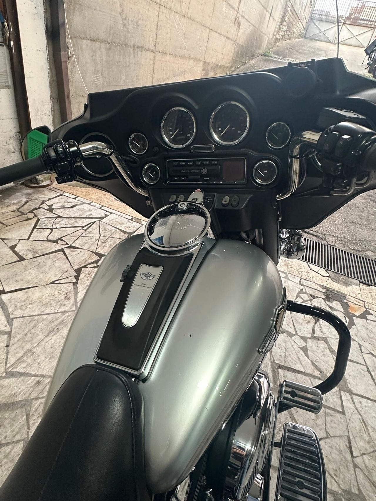 Harley-davidson FLHTCUI Ultra Classic Electra Glide 2003