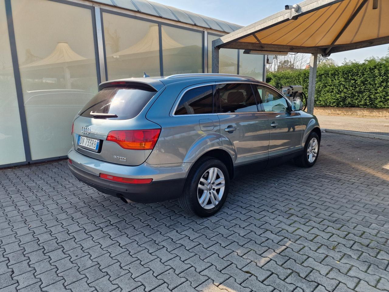 Audi Q7 3.0TDI TDI quattro tiptronic
