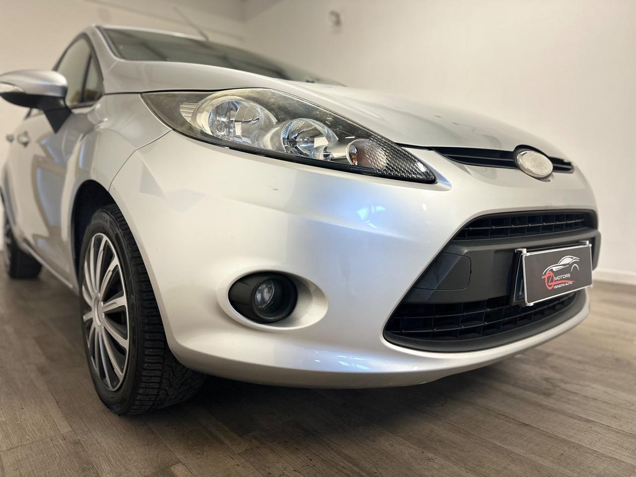 Ford Fiesta 1.4 5 porte Bz.- GPL Titanium NEOPATENTATI