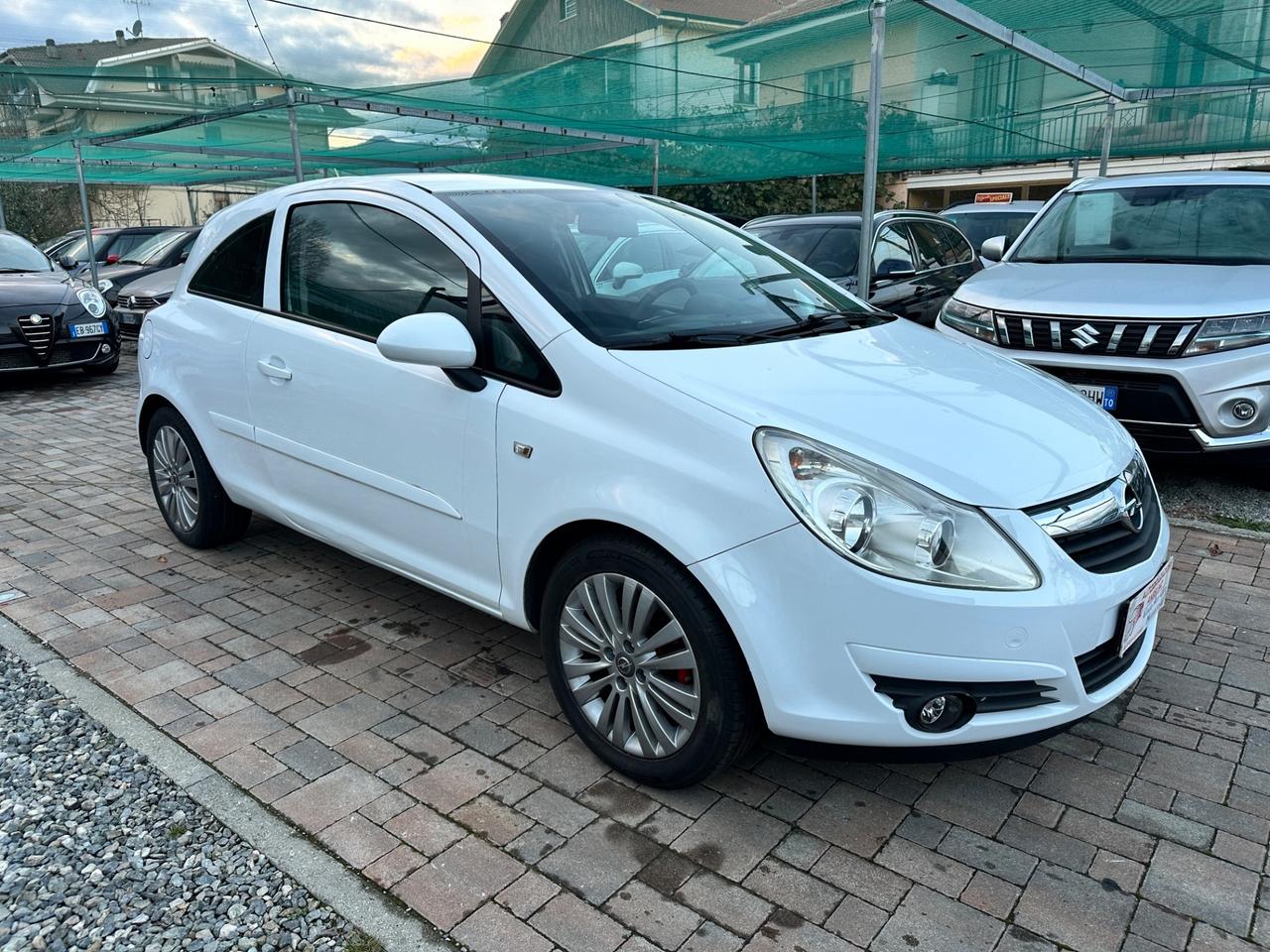 Opel Corsa 1.2 Benzina cambio automatico
