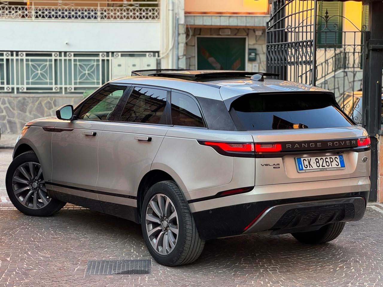 Land Rover Range Velar 2.0D I4 180 CV R-Dynamic SE