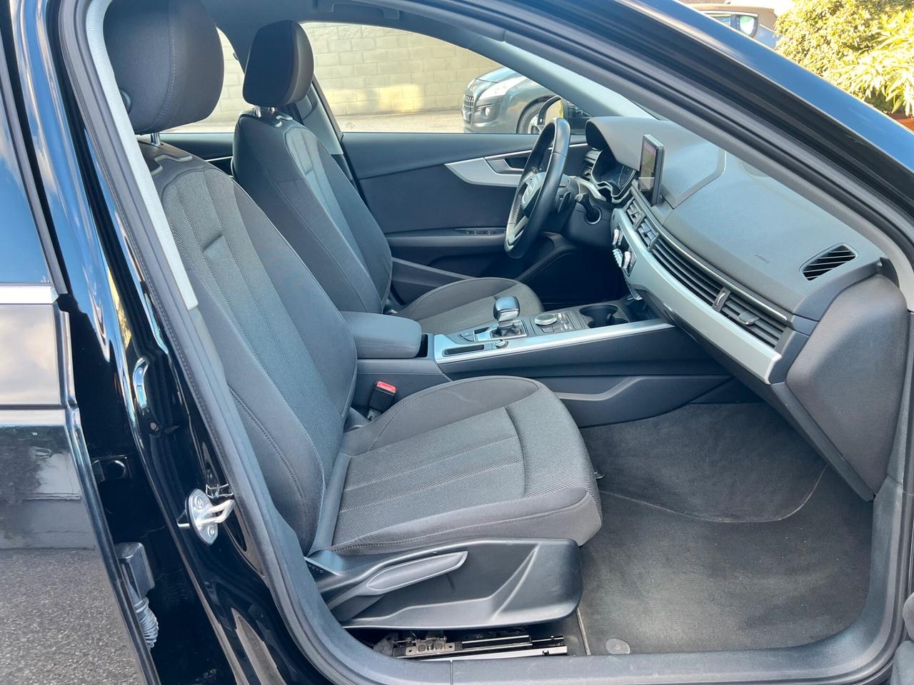 Audi A4 Avant 35 2.0 tdi 150cv Business s-tronic NAVI/LED