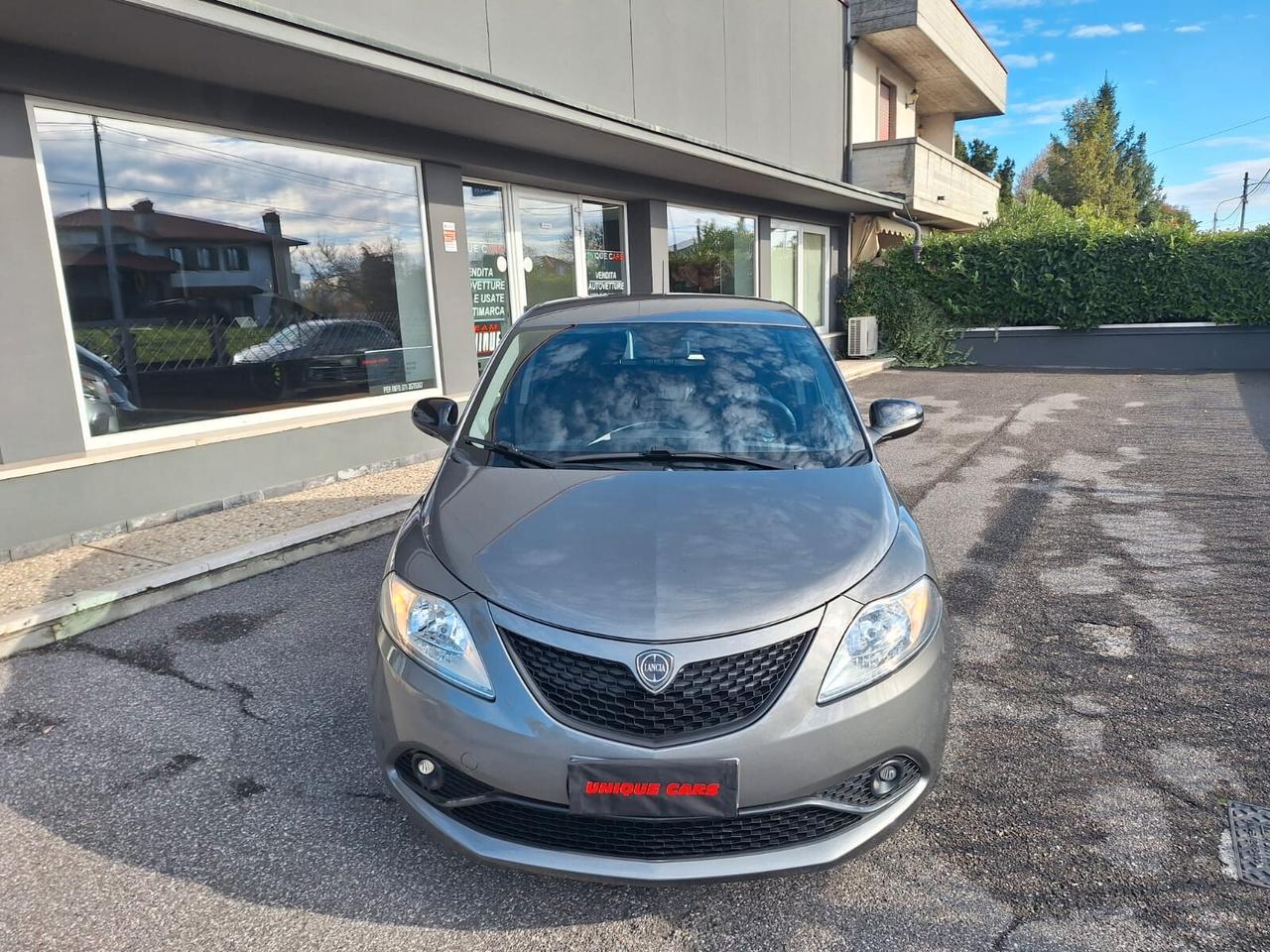 Lancia Ypsilon 1.2 69 CV 5 porte S&S Gold