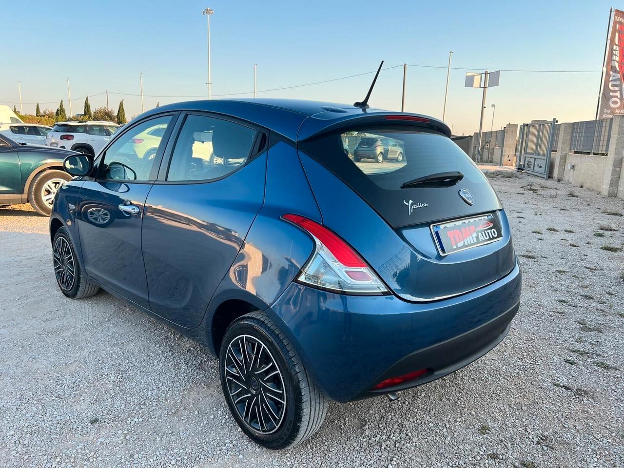 Lancia Ypsilon 1.0 FireFly 5 porte S&S Hybrid UnYca
