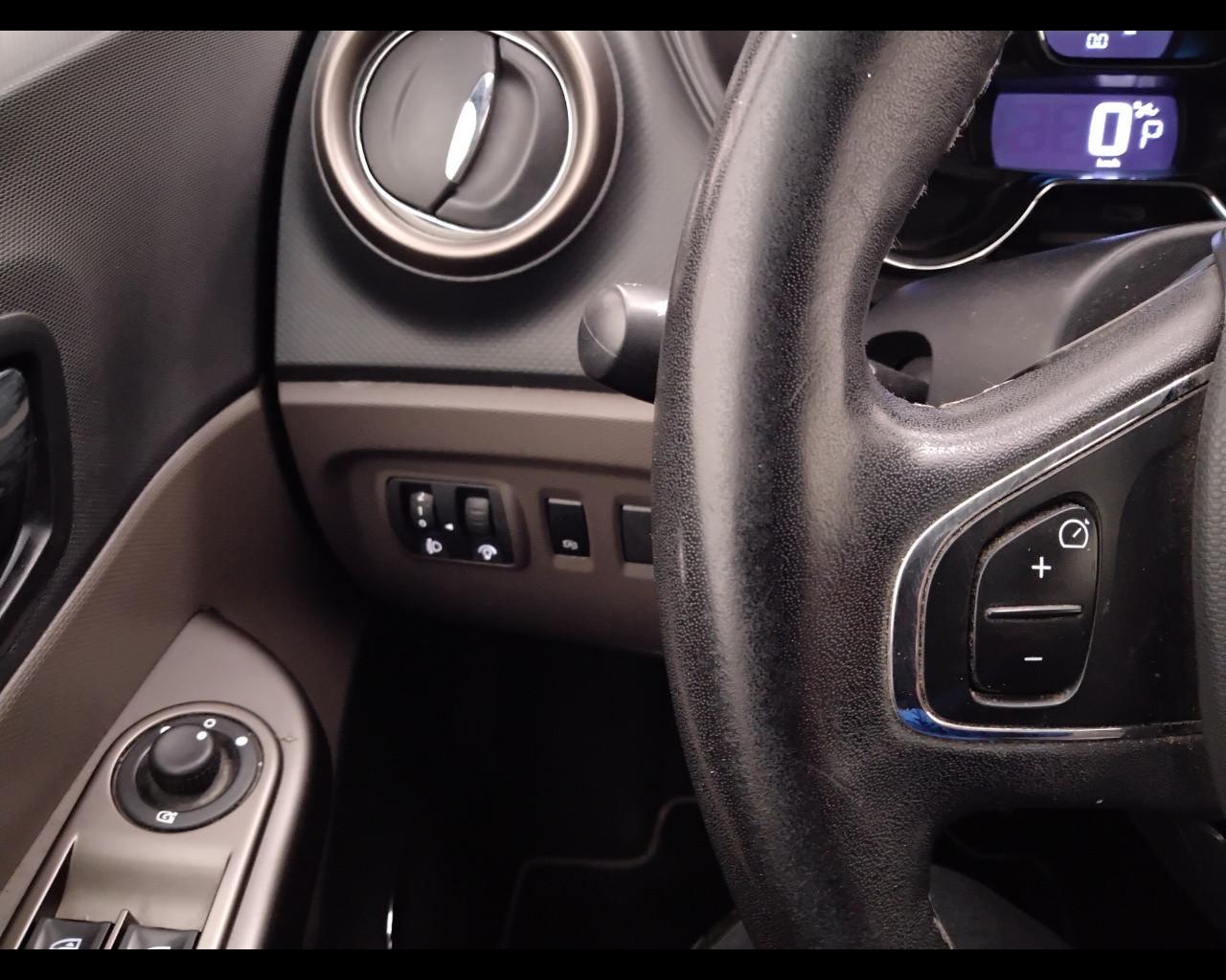 RENAULT Captur I 2013 - Captur 1.5 dci Iconic 90cv edc