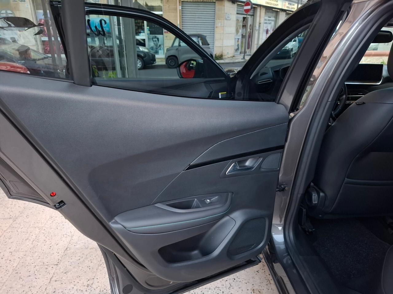 Peugeot 2008 Blue HDi 130 S&S EAT8 Allure Pack