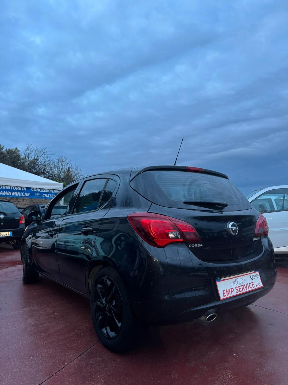 Opel Corsa 1.2 5 porte b-Color