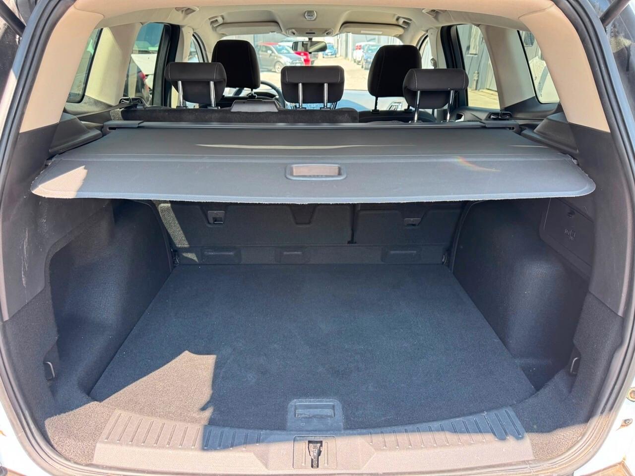 Ford Kuga 2.0 TDCI 140 CV 2WD Titanium