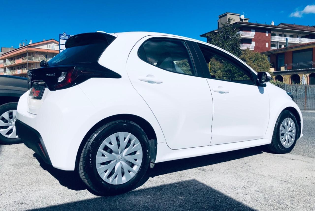 Toyota Yaris 1.5 Hybrid Business TELECAMERA