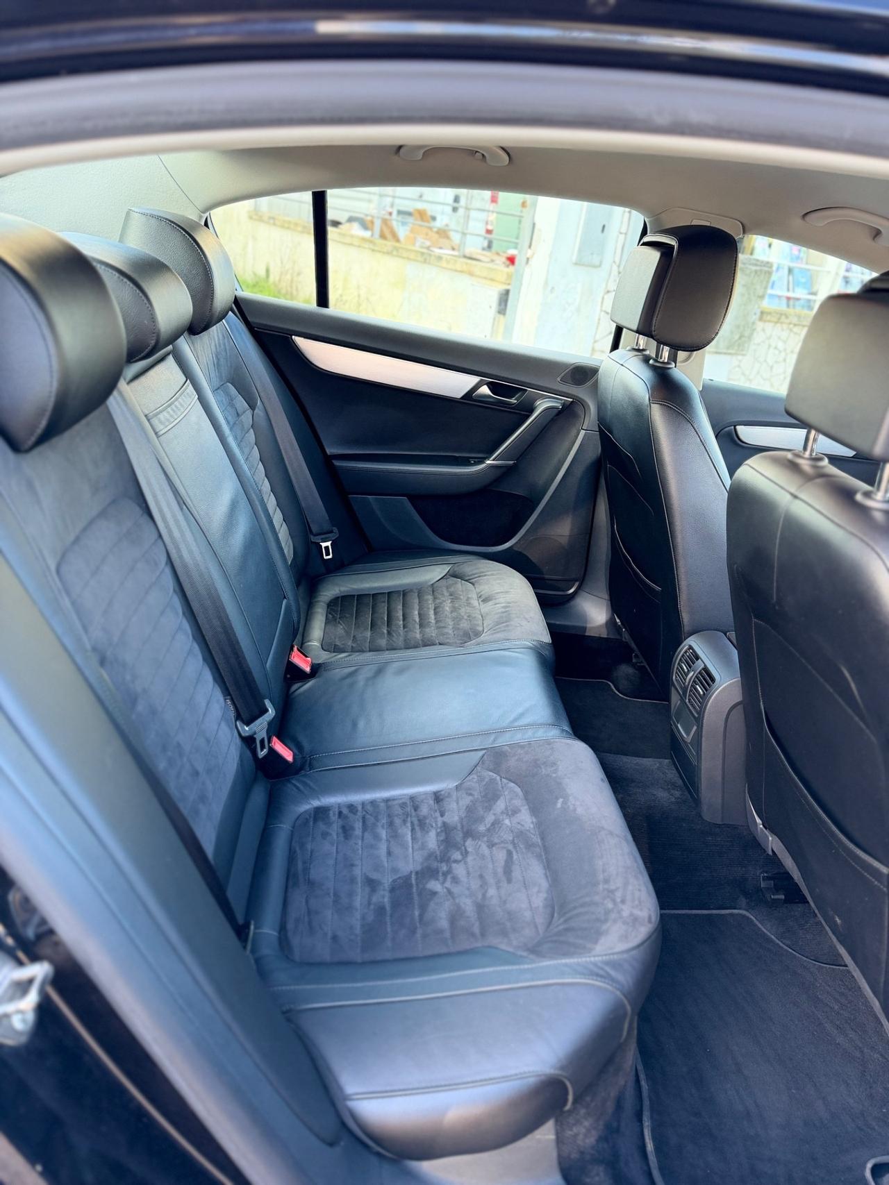 Volkswagen Passat 2.0 TDI Highline BlueM. Tech.