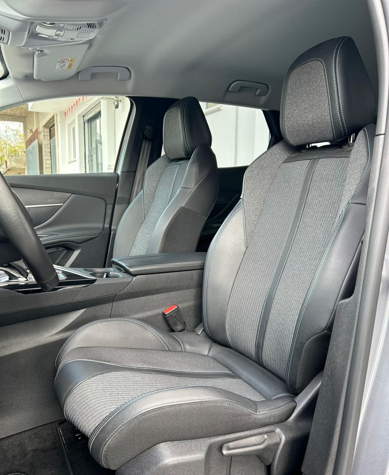 Peugeot 3008 BlueHDi 130 S&S EAT8 Allure