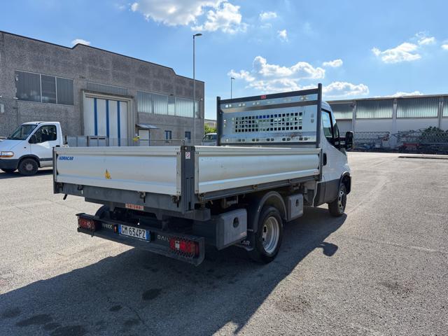 IVECO Daily 35C16H BTor3.0HPT PC-RGCabinato ribaltabile trilat