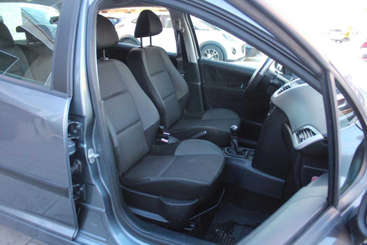 Peugeot 207 1.4 8V 75CV 5p. X Line