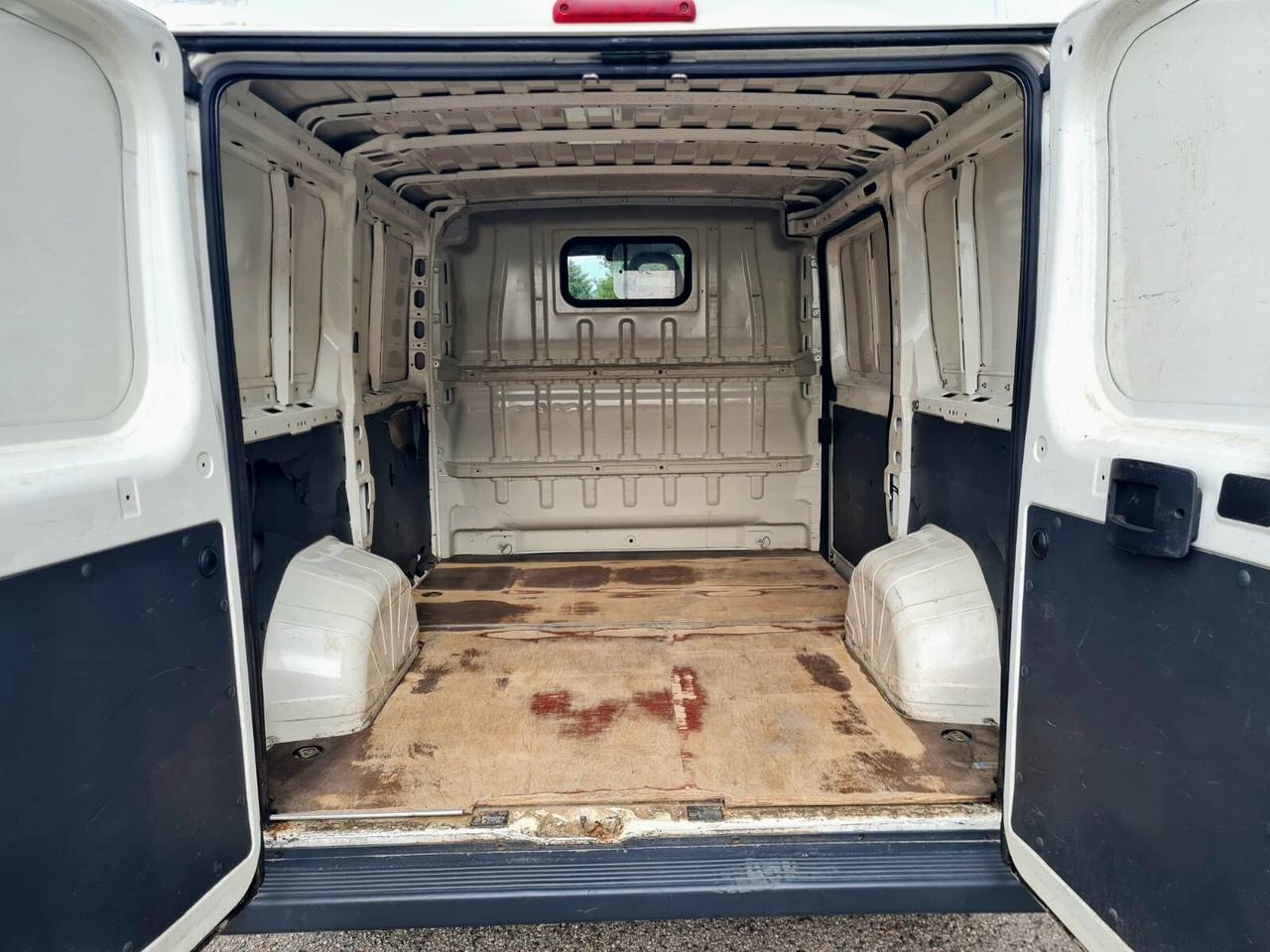 PEUGEOT BOXER 330 2.2 HDi 110CV L2H1