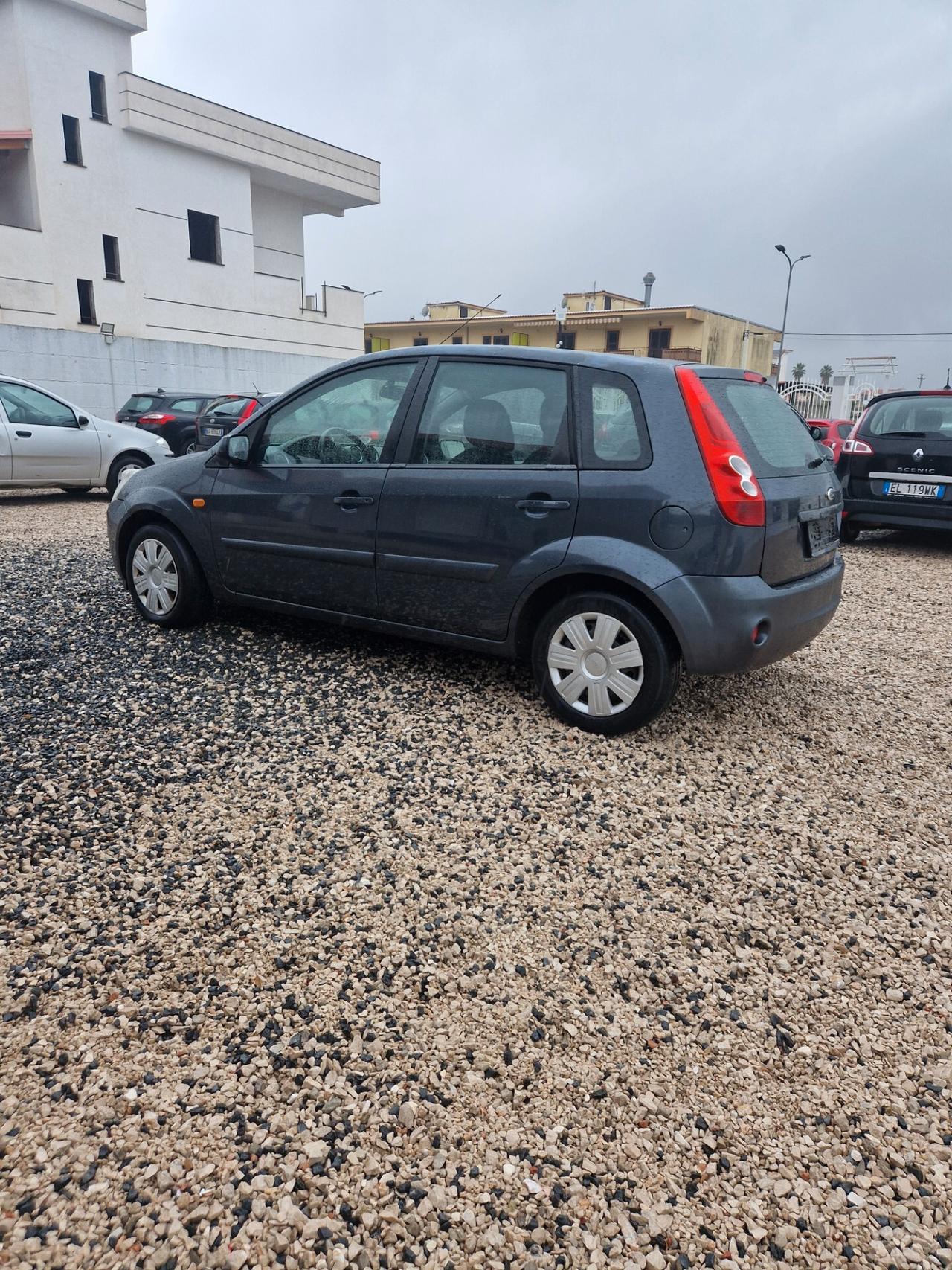 Ford Fiesta 1.2 16V 5p. Titanium 130000km