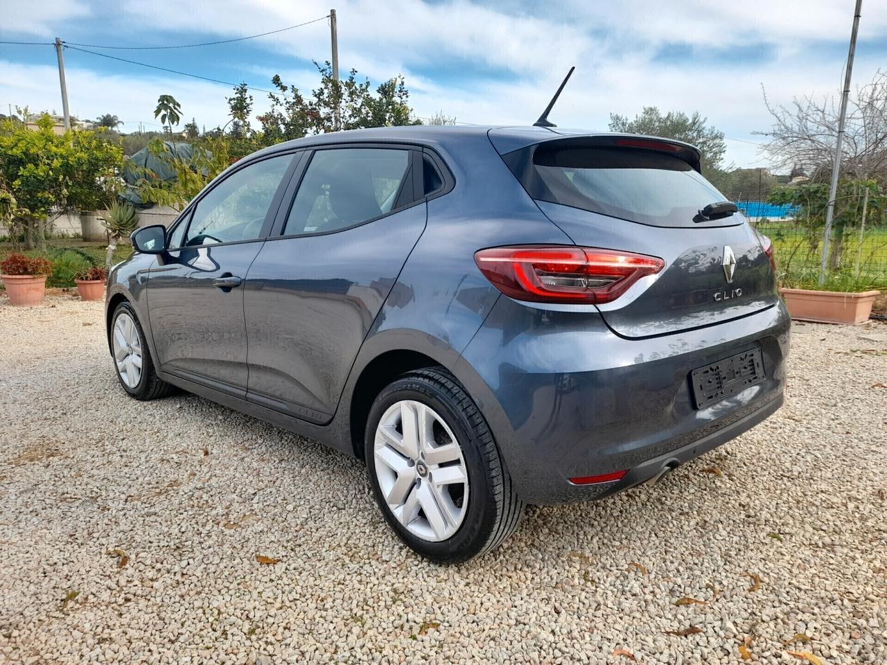 Renault Clio TCe 90 CV ok neopatentati anno 2022