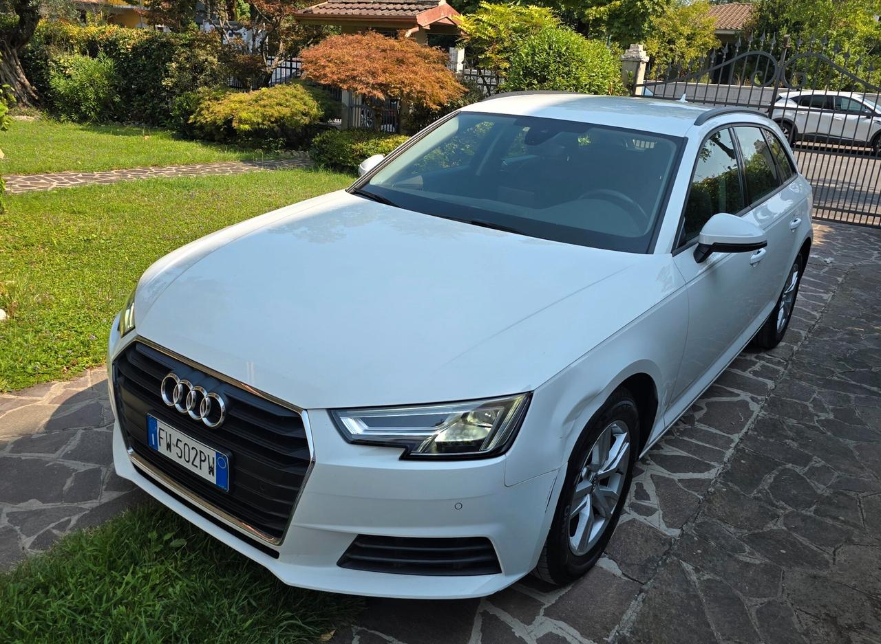 Audi A4 Avant 35 TDI S tronic Business Sport