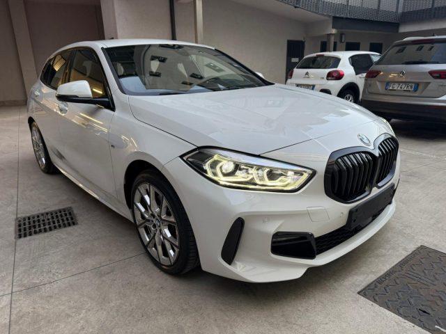 BMW 118 i 5P 136CV Steptronic M Sport Colorvision