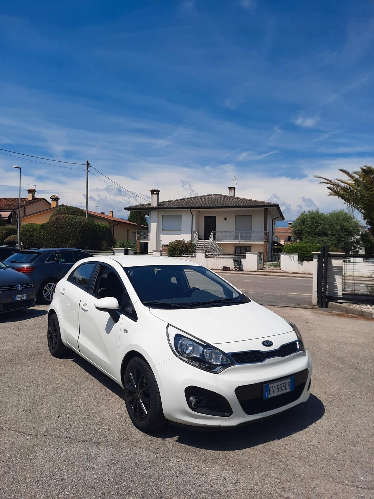 Kia Rio 1.1 CRDi 5p. Active OK NEOPATENTATI