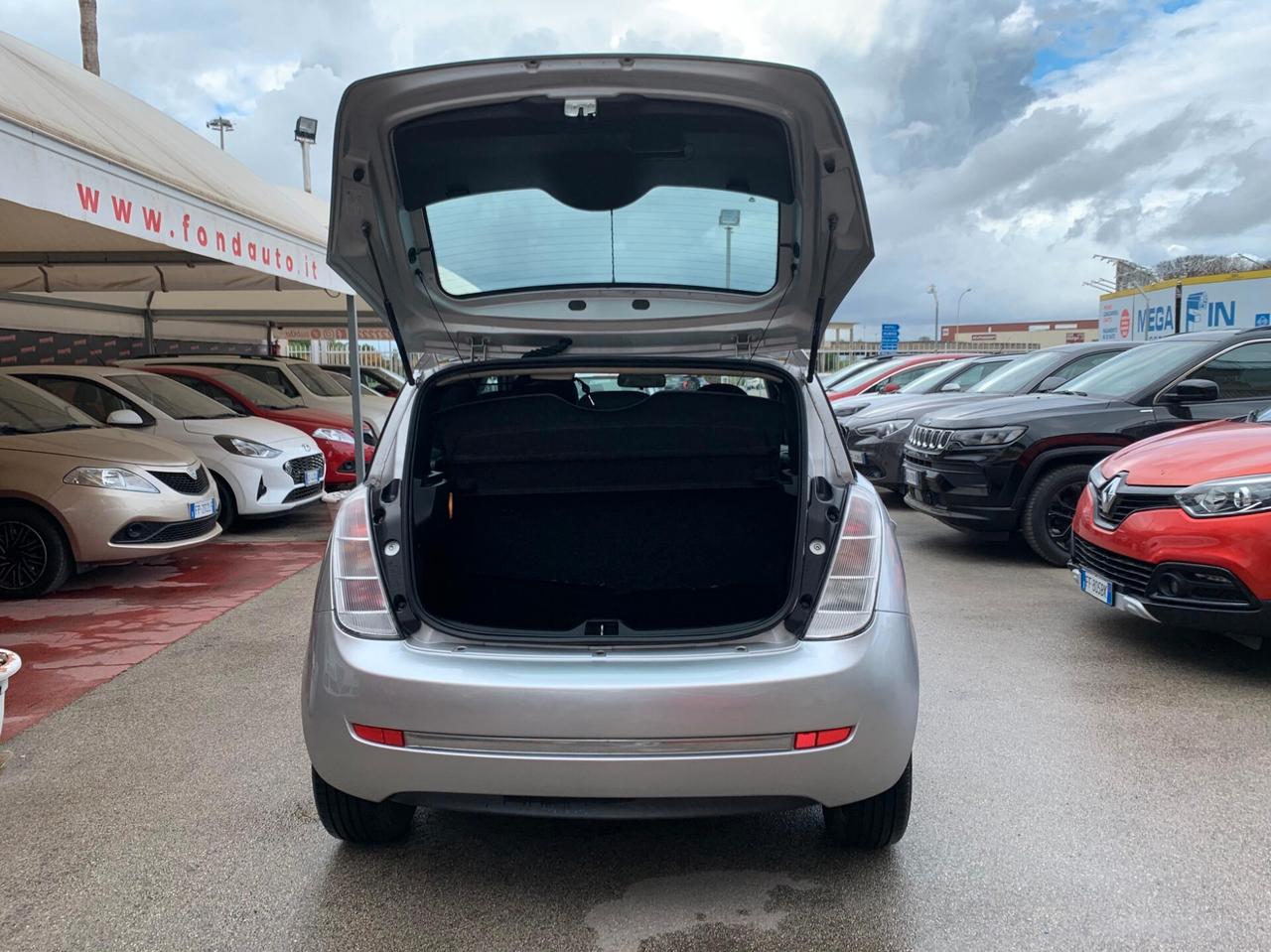 Lancia Ypsilon 1.3 MJT 75 CV Argento