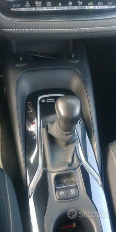 TOYOTA COROLLA HBRID 98cv NEO PATENTATI APPLE CAR PLAY BLUETOOTH CRUISE CERCHI MULTIFUNZIONE