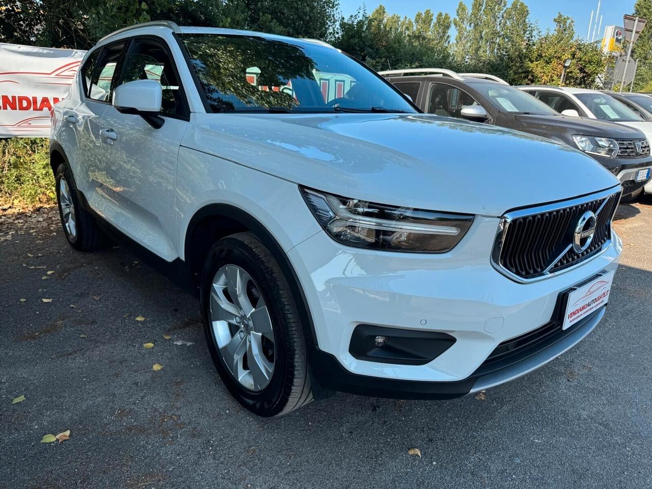 Volvo XC40 T2 Geartronic Momentum Core