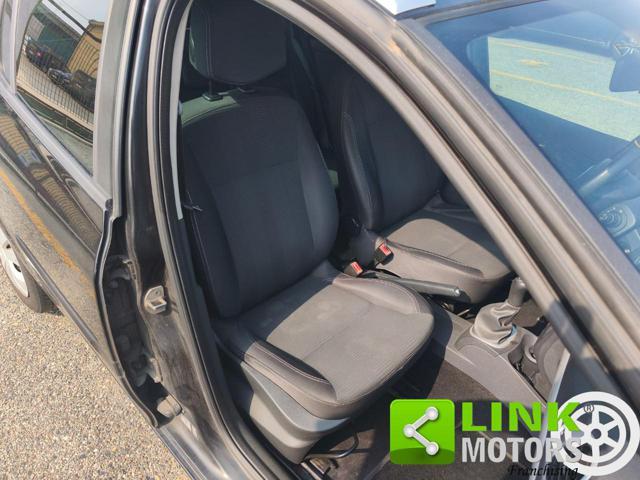 RENAULT Clio 1.2 16V SporTour Luxe