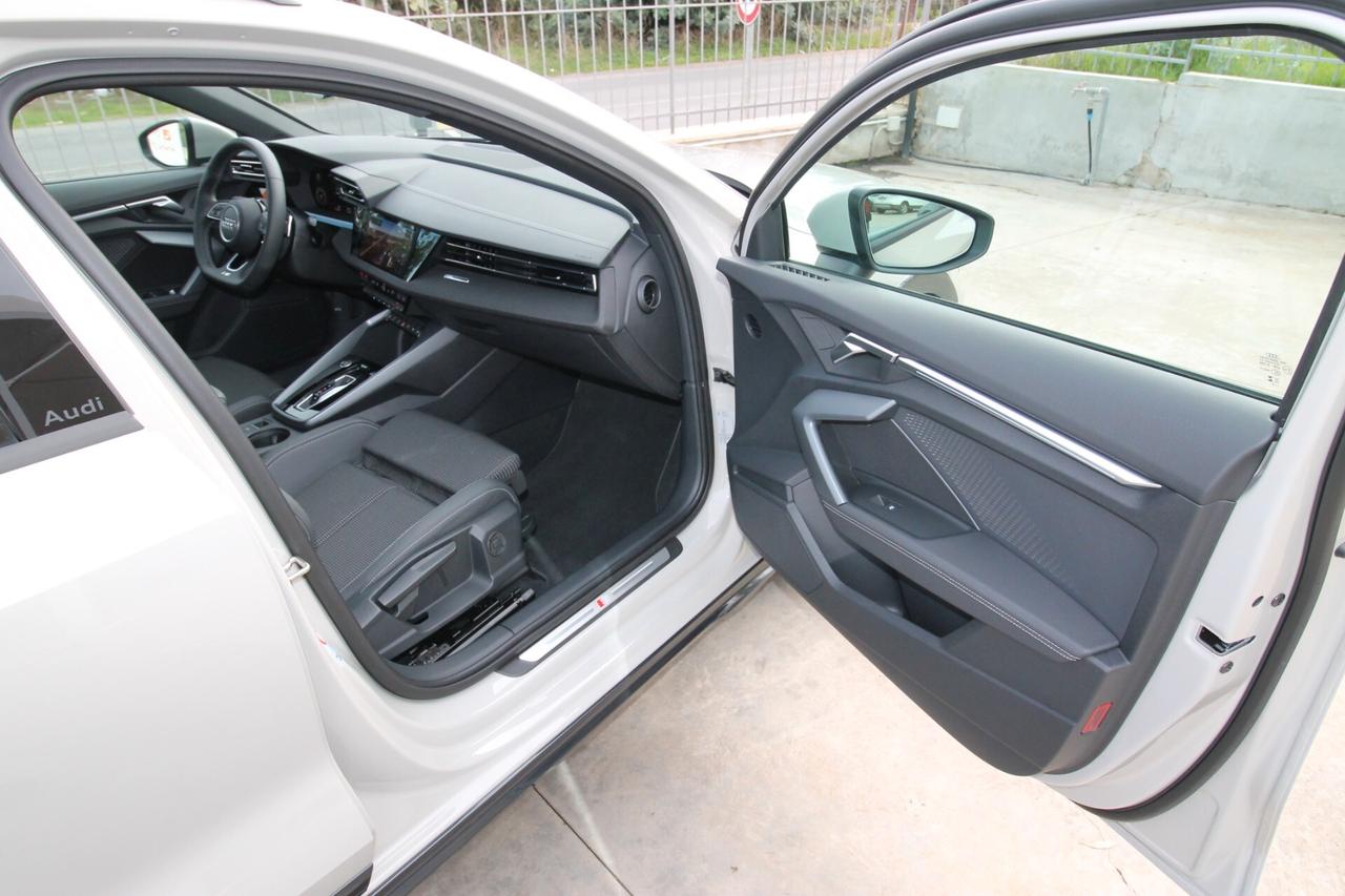 Audi A3 allstreet 35 TFSI S tronic Identity Contrast 11.2025