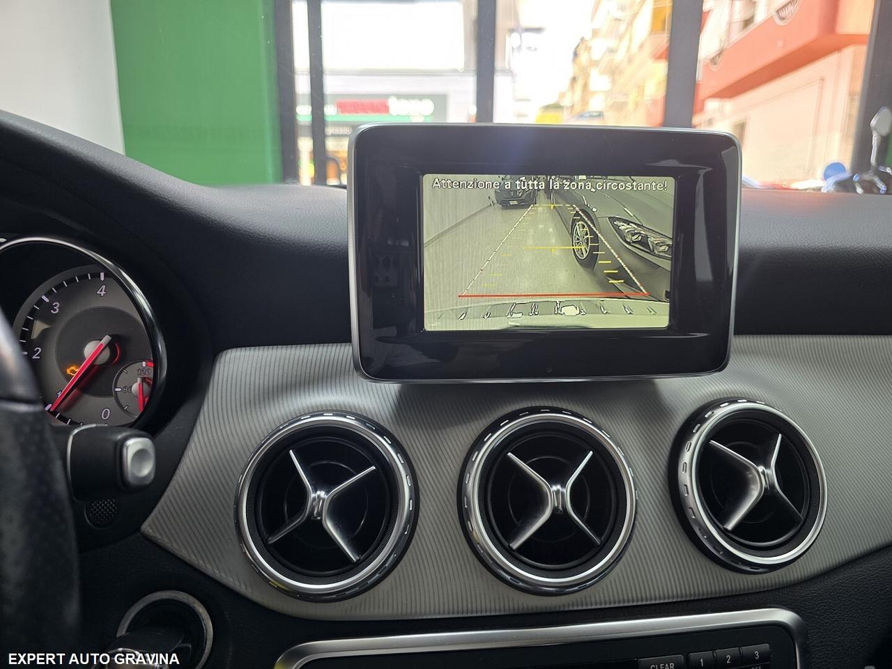 MERCEDES GLA 180d