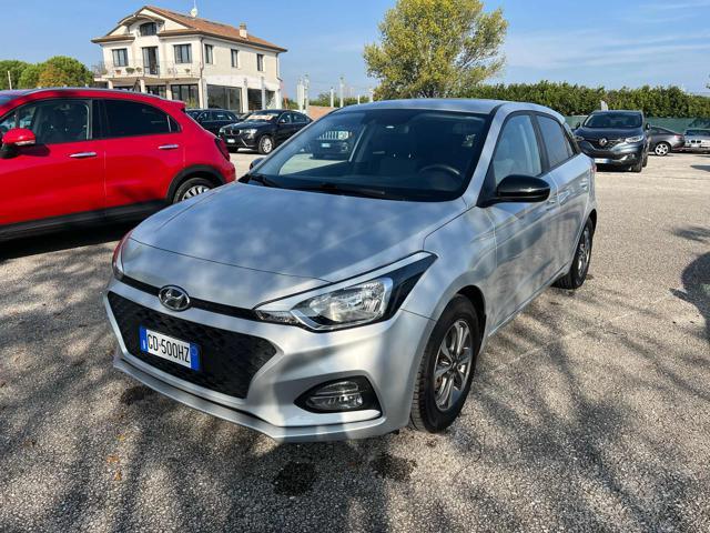 HYUNDAI i20 1.2 5 porte Econext Connectline OK NEOPATENTATI !