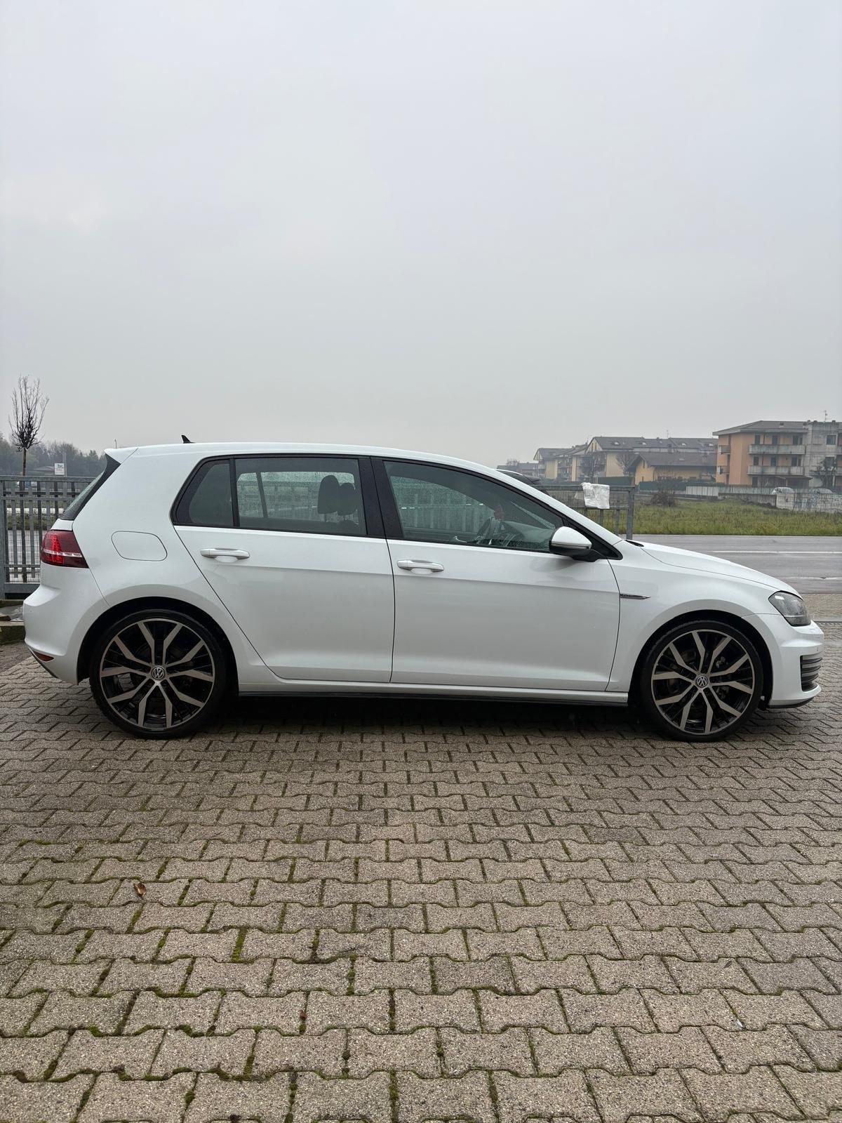Volkswagen Golf GTD 2.0 TDI DSG 5p. BlueMotion Technology