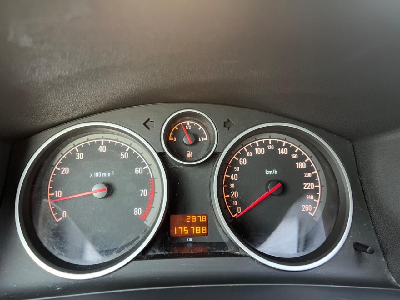 Opel Zafira 1.6 TURBO METANO 2029 7 POSTI 2013